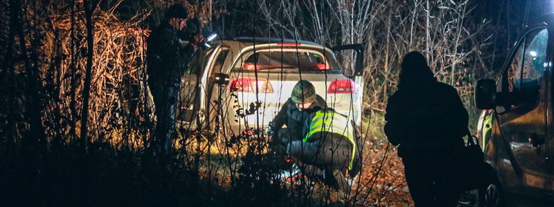 В Киеве на Оболони в машине нашли обезглавленный труп