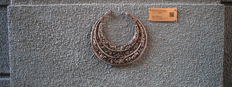 "Потри меня и дотронешься до истории": где в Киеве установили новую фигурку "Шукай" и что она значит