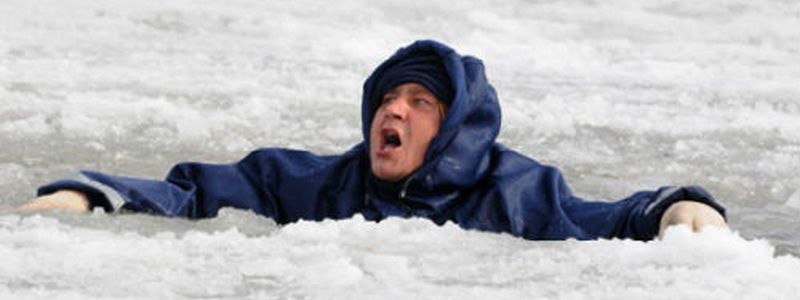 Что делать, если провалился под лед