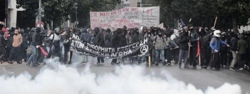 Убийство в Харькове, митинги в Греции и новое обновление iOS: ТОП новостей дня