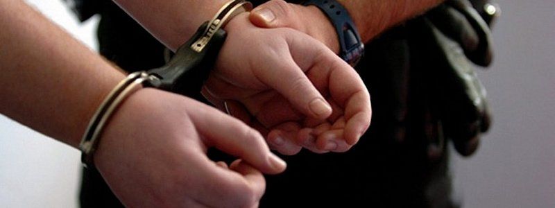 В Киеве полицейский в свой выходной задержал таксиста-грабителя