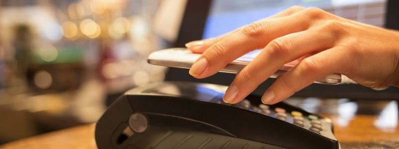 Уходя от налогов, торговые сети заставляют покупателя платить больше