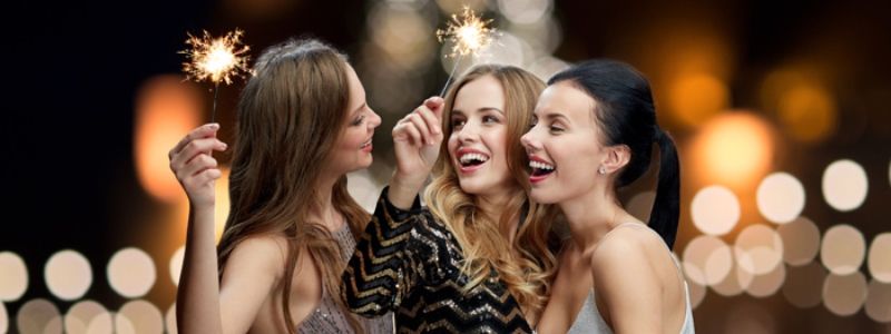 Как дополнить образ на Новый год и выглядеть неотразимо на корпоративе