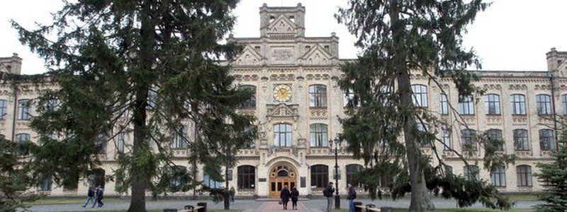 В Киеве преподаватель КПИ привела на пару священника, чтобы студенты помолились перед зачетом