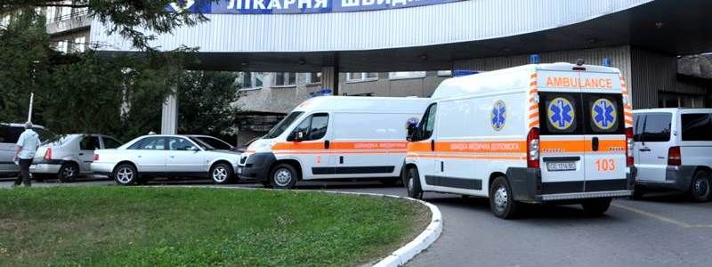 Як після новорічного столу не потрапити до лікарні