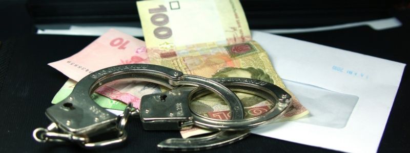 В Киеве руководитель банка вымогала миллион гривен за скидку