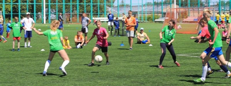 В Киеве появятся 32 футбольных поля: где и когда