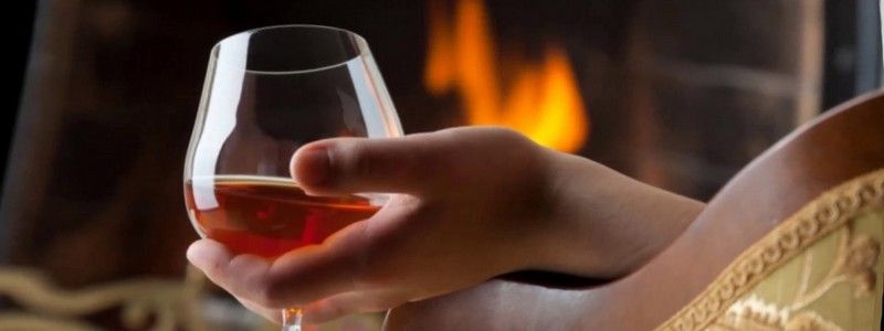 В Украине хотят переименовать коньяк: где проголосовать за новое название