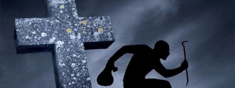 Под Киевом мужчина на протяжении семи месяцев обворовывал могилы