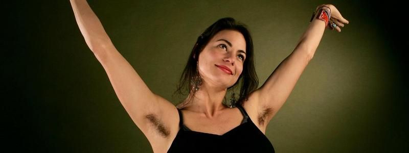 Флешмоб "Мохнатый январь": зачем женщины во всем мире постят фото небритого тела