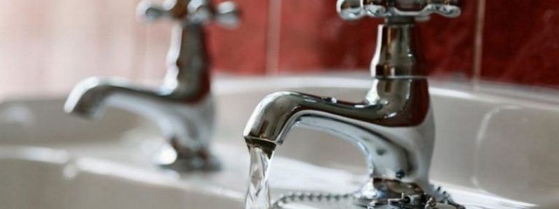 В Киеве из-за аварии отключили холодную воду: адреса