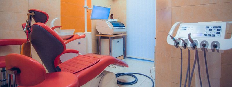 Где в Киеве можно бесплатно лечить зубы: адреса стоматологий