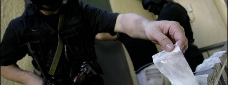 В Киеве супружеская пара изготовляла и сбывала наркотики