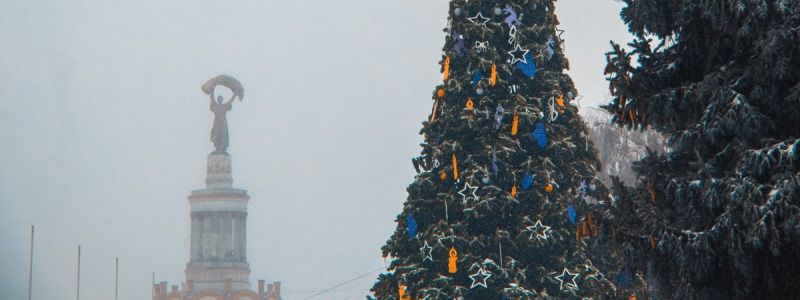 Зимнее царство в Киеве: как выглядит ВДНГ под белоснежным одеялом