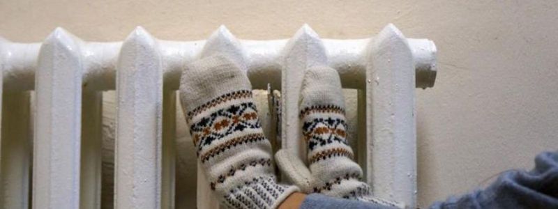 В Киеве 80 домов остались без горячей воды и отопления: когда включат