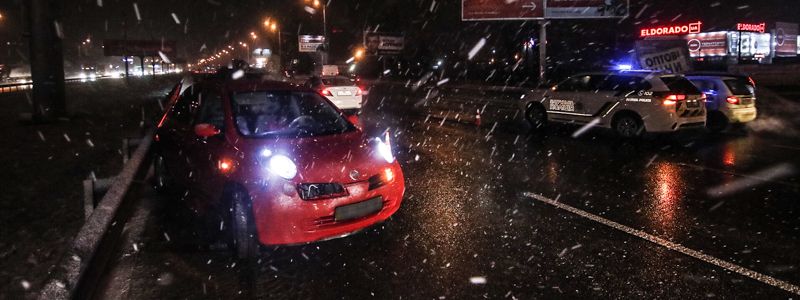 В Киеве на Кольцевой Honda влетел в Nissan с ребенком в салоне