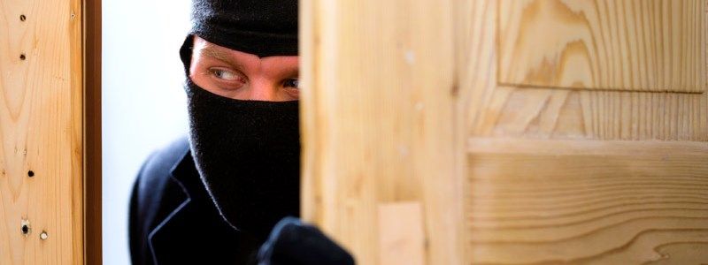 Як не стати жертвою квартирних шахраїв і не залишитися без житла