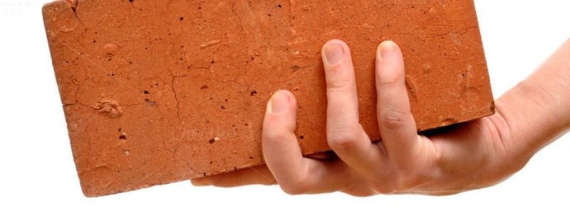 Под Киевом мужчина убил сожительницу, привязал к телу кирпич и утопил в реке