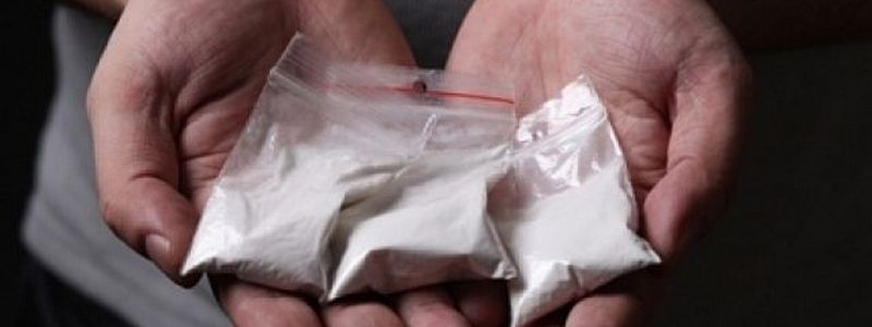 В Киеве задержали мужчину с тремя пакетами амфетамина