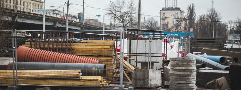 В Киеве из-за реконструкции Шулявского путепровода общественный транспорт изменит маршрут