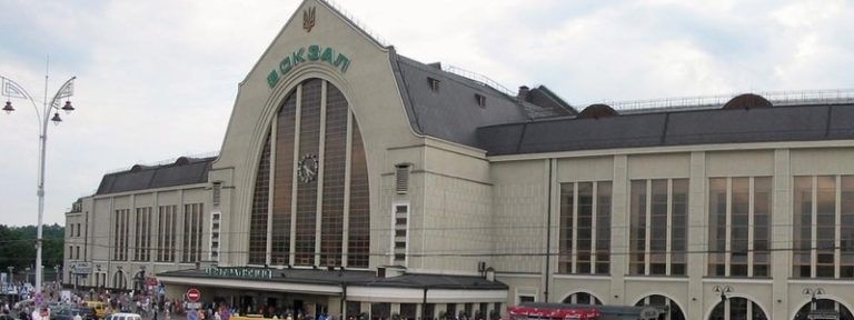 В Киеве на вокзале кавказец изрезал ножом мужчину