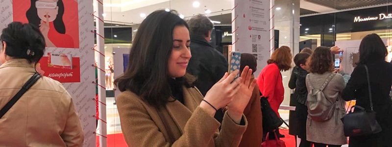 В центре Киева создательница Гуся сняла табу с менструации: что нарисовала художница