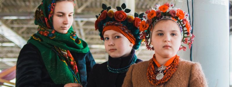 Новая скульптурка "Шукай", Junior Fashion Week и весенний Кураж Базар: неделя в фото