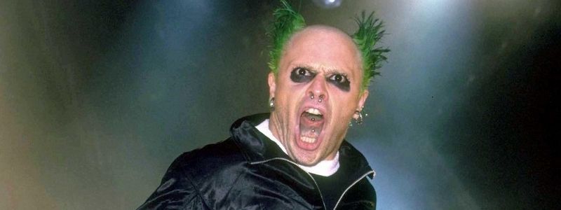 Похороны Кита Флинта, массовый расстрел жителей Мали и жертвы тропического циклона в Африке: ТОП новостей дня