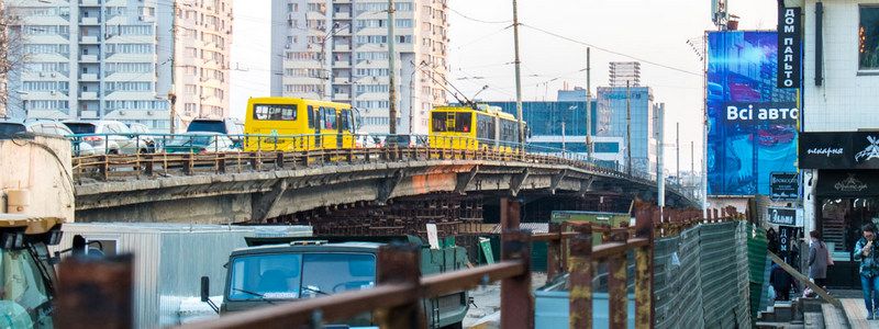 В Киеве из-за ремонта Шулявского моста перекроют проспект Победы