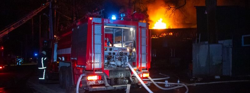 Под Киевом в масштабном пожаре на военных складах пострадал человек