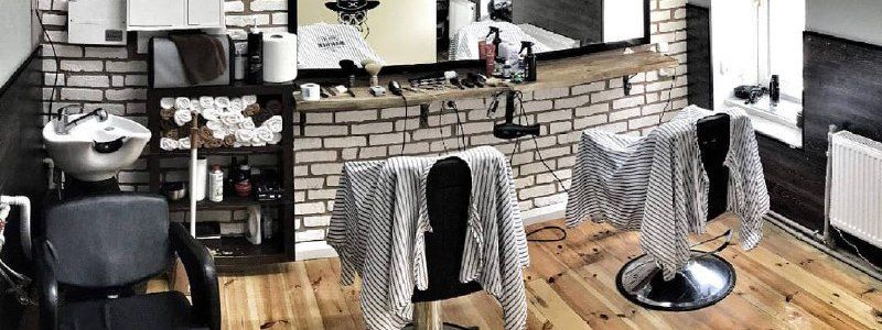 Где в Киеве мужчине сделать аккуратную бороду и модную стрижку: ТОП барбершопов