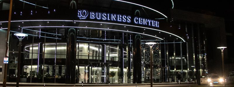 В Киеве ночью оцепили и эвакуировали бизнес-центр IQ