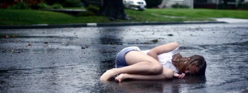 В Киеве на Оболони велокурьер и безработный изнасиловали девушку