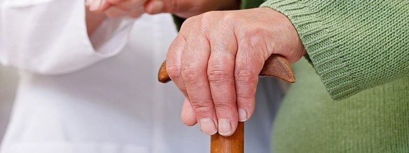 Как облегчить жизнь человеку с болезнью Паркинсона и сделать его жизнь комфортной