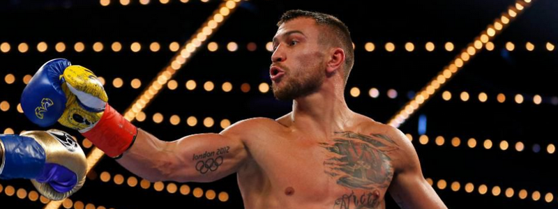 Ломаченко в четвертом раунде уничтожил Кроллу и защитил чемпионские пояса