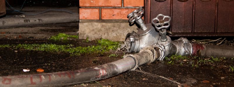 В Киеве на Голосеево горело двухэтажное здание