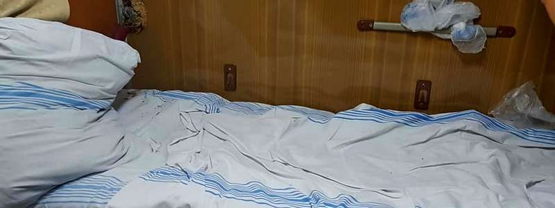 В поезде на пути из Киева оторвалась верхняя полка
