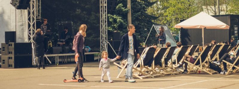 Где в Киеве обниматься с котиками и слушать джаз, а не о выборах: как проходит Кураж Базар Jazz Only