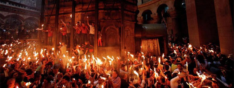 Схождение Благодатного Огня, взрыв на шахте в Луганской области и забастовка пилотов в Европе: ТОП новостей дня