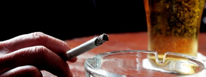 В Украине снова подорожают алкоголь и сигареты: когда и на сколько