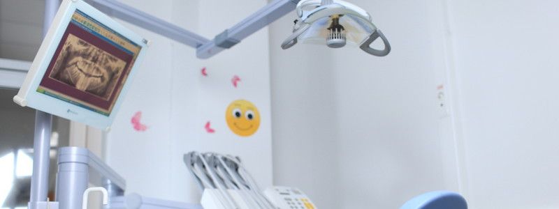 Жители Украины смогут бесплатно проверить состояние своих десен: где и когда