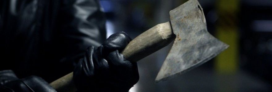 Под Киевом мужчина забил 26-летнего парня топором