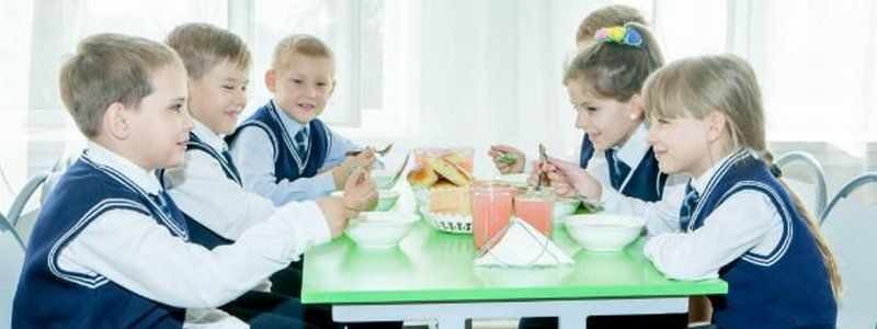 В школах Киева улучшат питание: как и когда