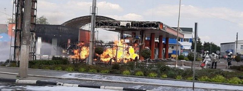 Взрыв возле пирамид в Египте, пожар на АЗС в Житомире и новый победитель Евровидения: ТОП новостей дня