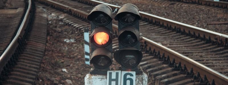 В Киеве на Выдубичах поезд разрезал мужчину пополам