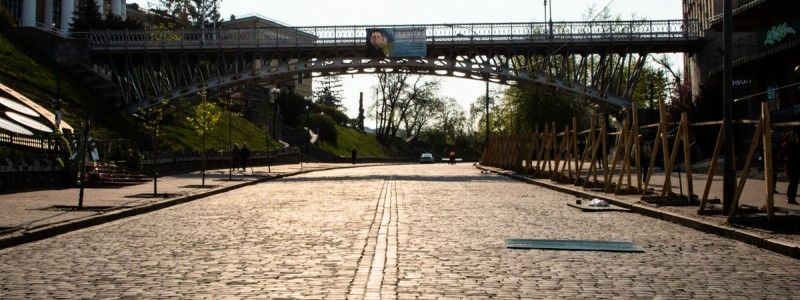 В Киеве на Институтской на неопределенный период ограничат движение транспорта