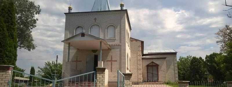 Под Киевом из трех церквей украли иконы, крестики и деньги