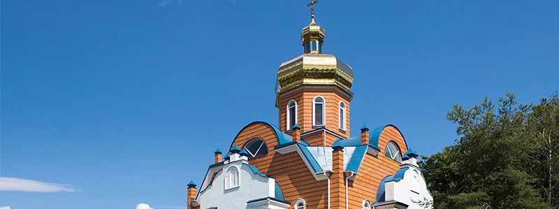 В Киеве мужчина выломал двери храма и украл ювелирные украшения