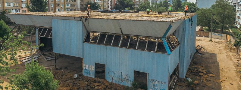 В Киеве на Радужном появится современный спортивный комплекс: как он выглядит сейчас