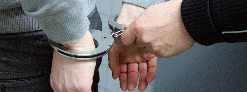 В Киеве на Оболони мужчина в течение полугода насиловал женщин